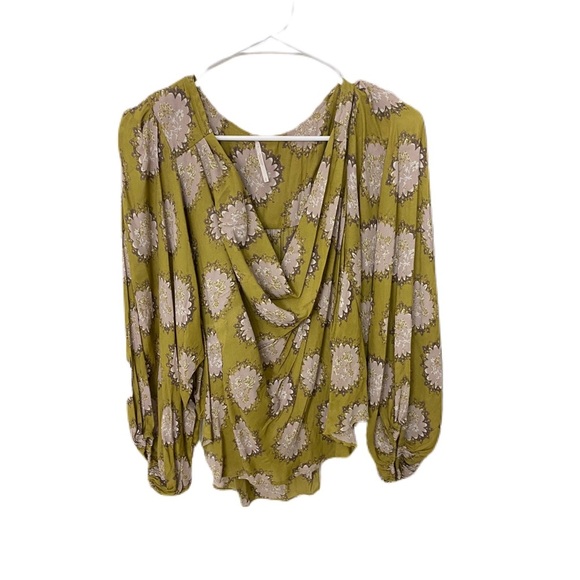 Free People Tops - Free people bell sleeve with gathered chest blouse high low size small